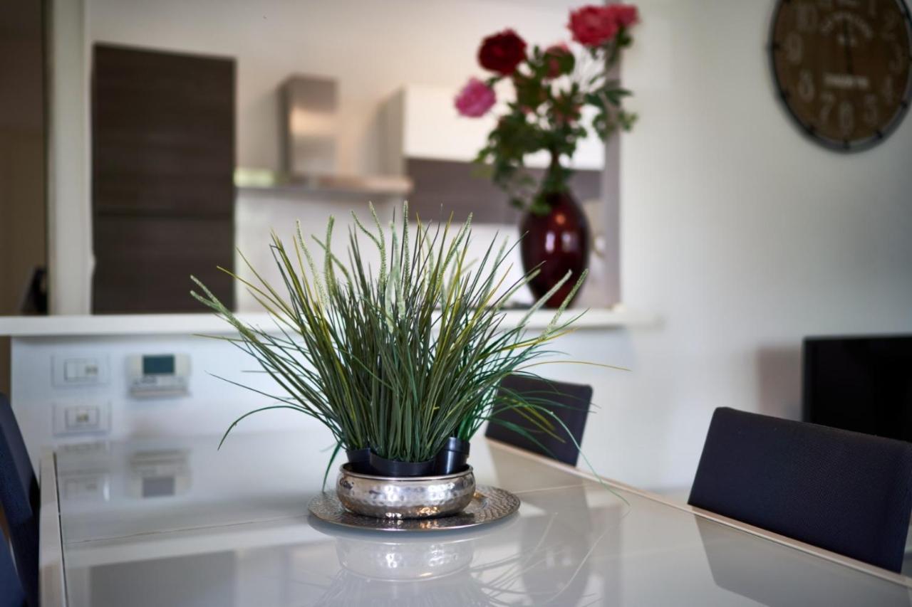 Your Familyapartment In Sirmione Exterior foto